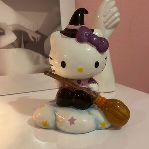 Hello kitty witch ceramic.
